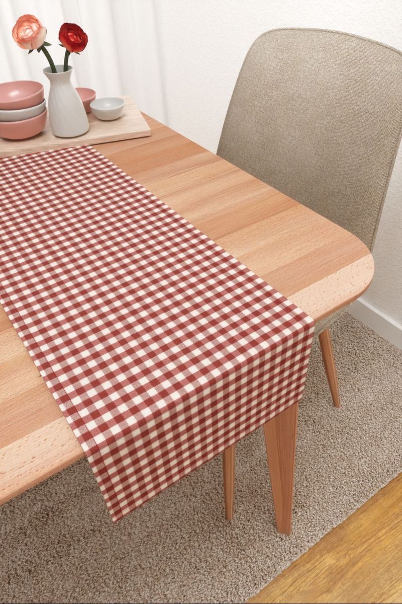 Tischläufer in rot
