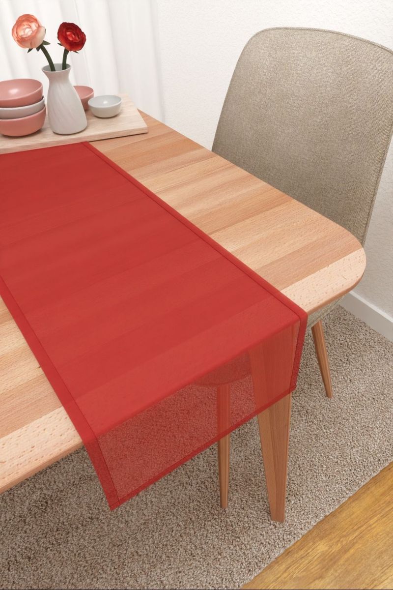 Tischläufer in Rot
